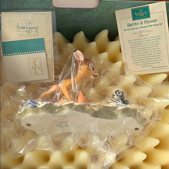 Walt Disney Classics Bambi and Flower Limited Ed - Picture 5 of 7